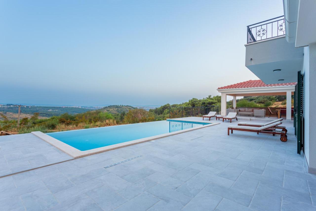 Secluded House - Guaranteed Privacy - Heated Pool Villa Klis Екстериор снимка