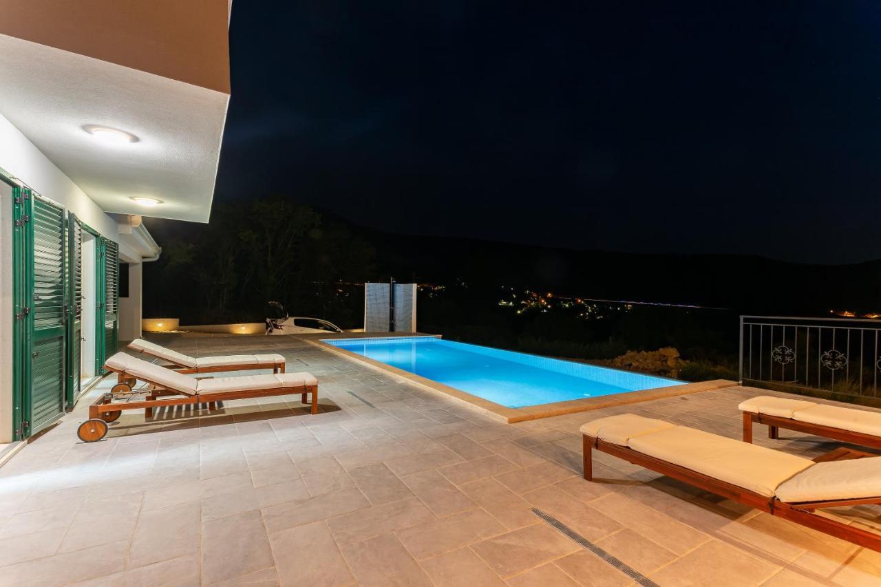 Secluded House - Guaranteed Privacy - Heated Pool Villa Klis Екстериор снимка