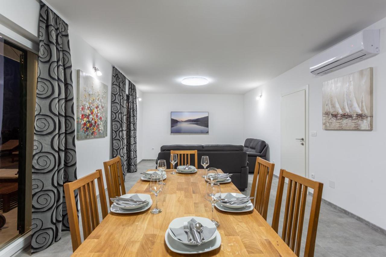 Secluded House - Guaranteed Privacy - Heated Pool Villa Klis Екстериор снимка