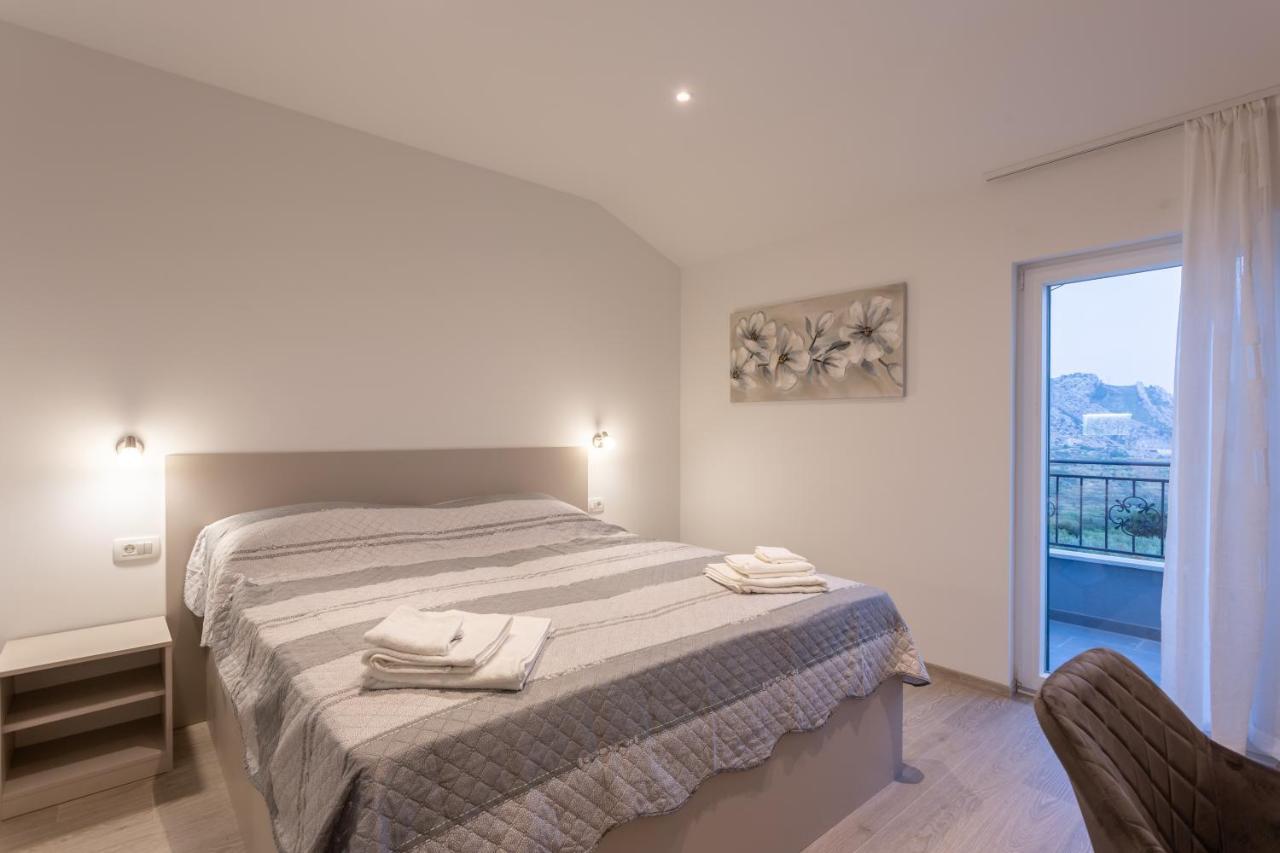 Secluded House - Guaranteed Privacy - Heated Pool Villa Klis Екстериор снимка