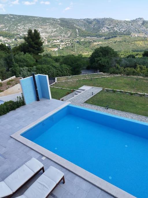 Secluded House - Guaranteed Privacy - Heated Pool Villa Klis Екстериор снимка